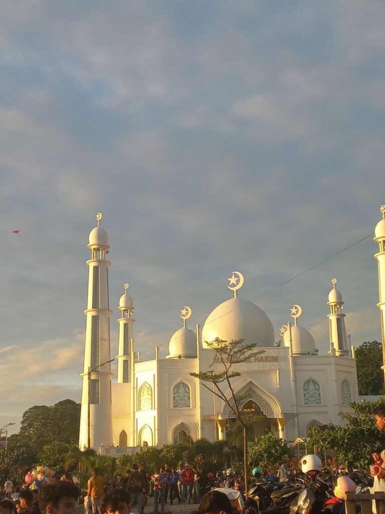 Masjid Al-Muhajirin Pasir Putih: A Cultural Gem in Padang City